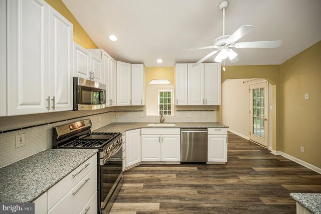 220 CREEKSIDE DR, Locust Grove, VA 22508