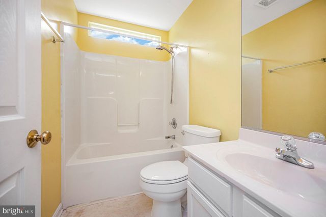 220 CREEKSIDE DR, Locust Grove, VA 22508