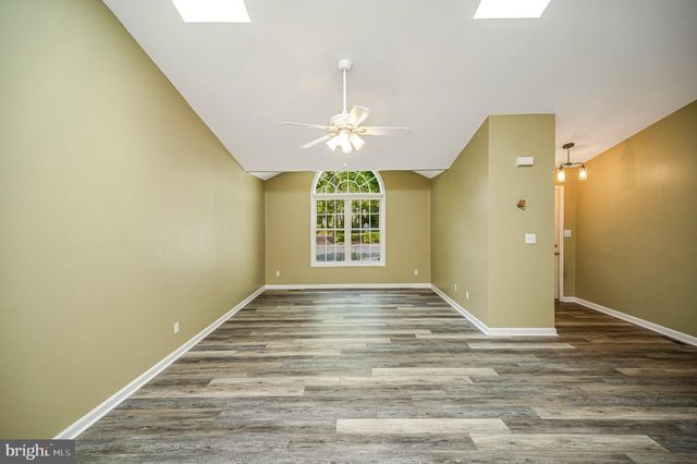 220 CREEKSIDE DR, Locust Grove, VA 22508