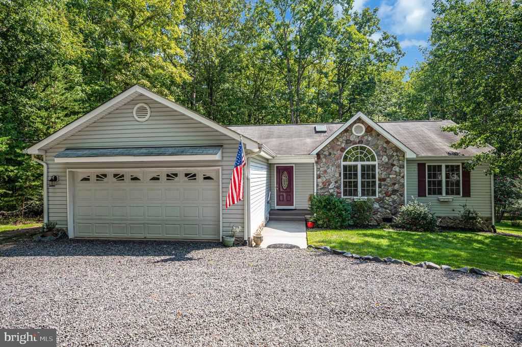 220 CREEKSIDE DR, Locust Grove, VA 22508