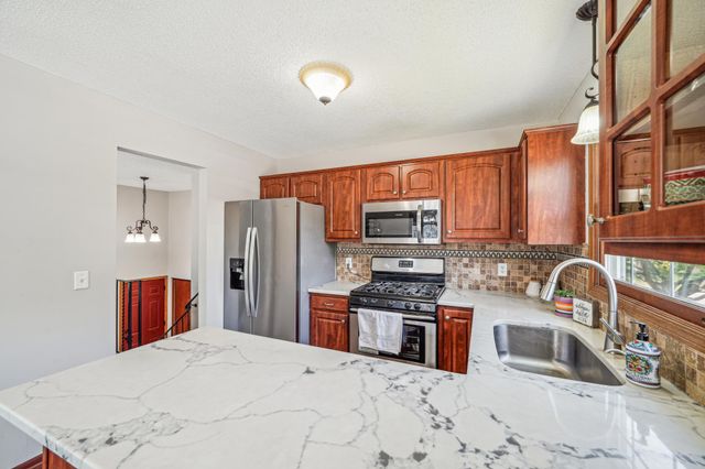 7350 Williams Lane, Eden Prairie, MN 55346