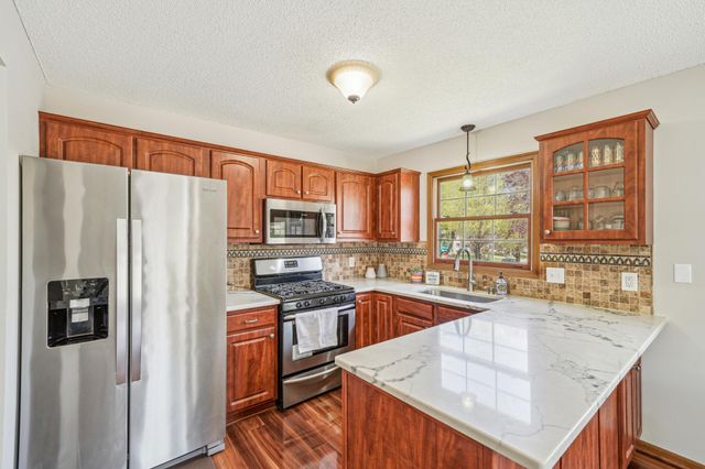 7350 Williams Lane, Eden Prairie, MN 55346