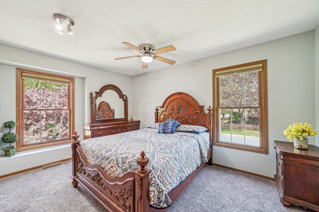 7350 Williams Lane, Eden Prairie, MN 55346