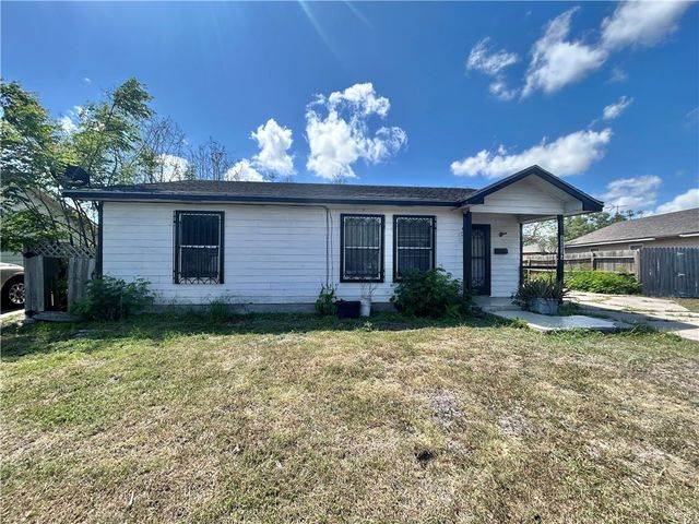 1117 Green Earth Dr, Corpus Christi, TX 78405