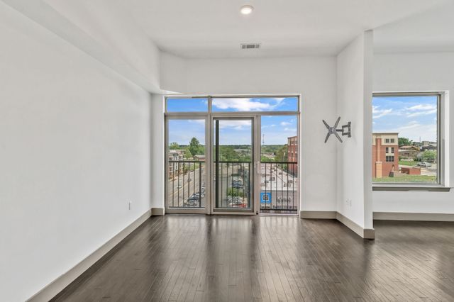 2407 8th Ave S Apt 505, Nashville, TN 37204