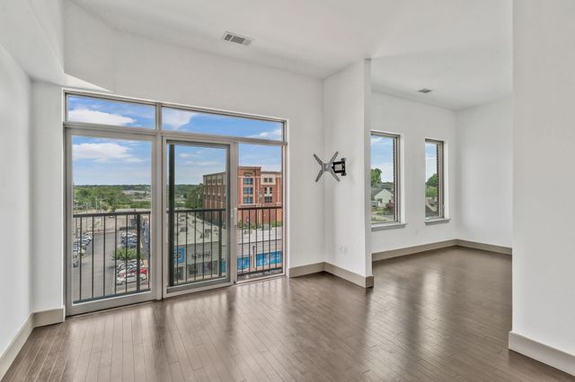 2407 8th Ave S Apt 505, Nashville, TN 37204