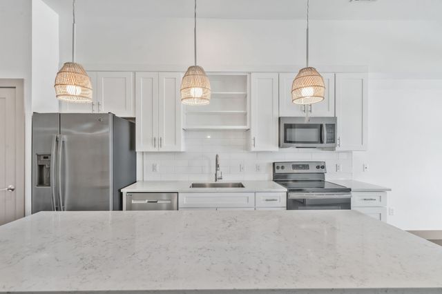 2407 8th Ave S Apt 505, Nashville, TN 37204