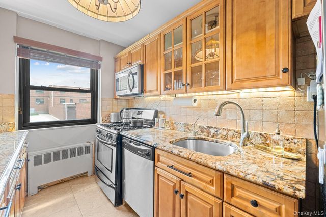 81-16 155 050, Howard Beach, NY 11414