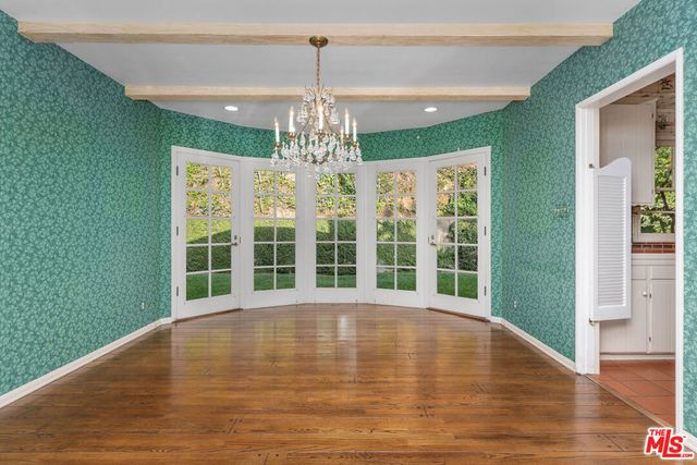 3520 Longridge Avenue, Sherman Oaks, CA 91423