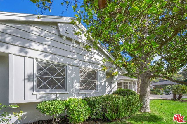 3520 Longridge Avenue, Sherman Oaks, CA 91423