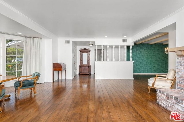 3520 Longridge Avenue, Sherman Oaks, CA 91423