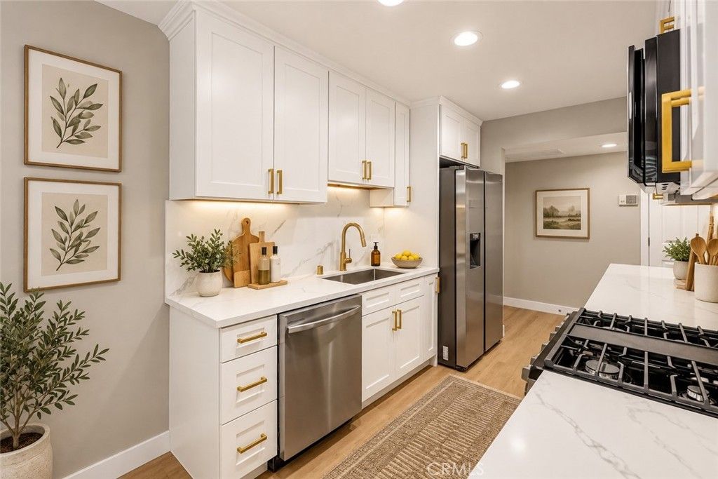 637 N West Knoll 204, West Hollywood, CA 90069 — photo 4