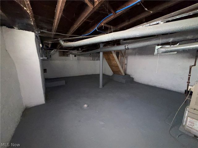 1052 E 72nd Street, Cleveland, OH 44103