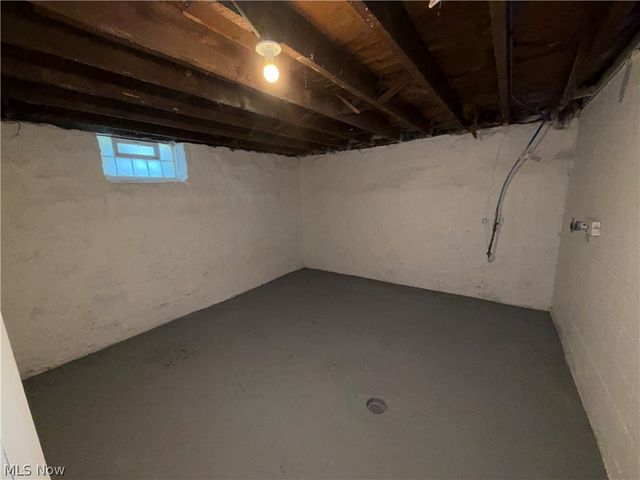 1052 E 72nd Street, Cleveland, OH 44103