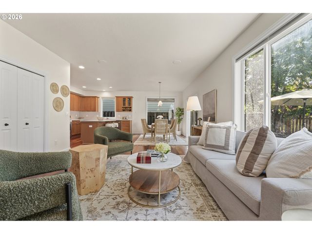 4024 Se CRYSTAL SPRINGS Blvd, Portland, OR 97202