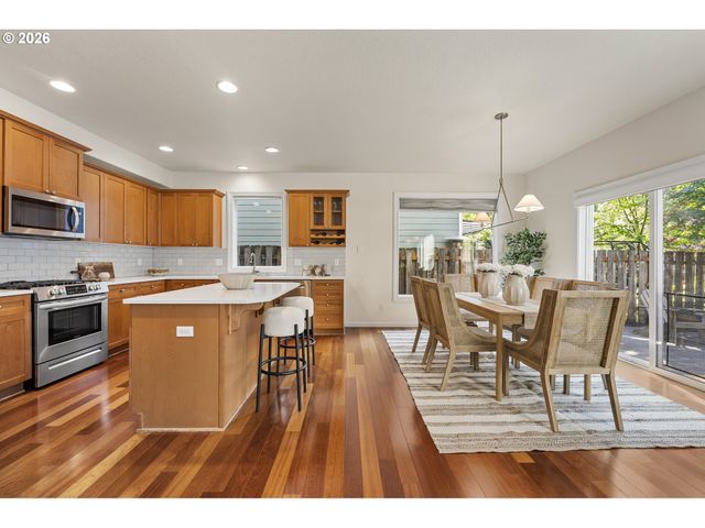 4024 Se CRYSTAL SPRINGS Blvd, Portland, OR 97202