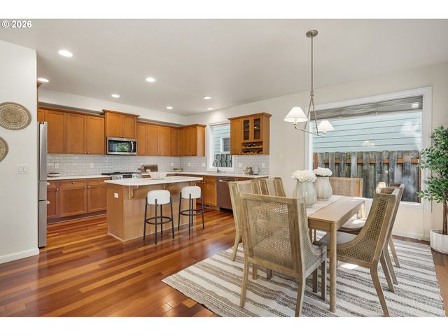 4024 Se CRYSTAL SPRINGS Blvd, Portland, OR 97202