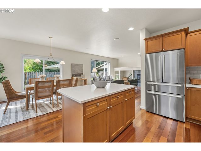 4024 Se CRYSTAL SPRINGS Blvd, Portland, OR 97202