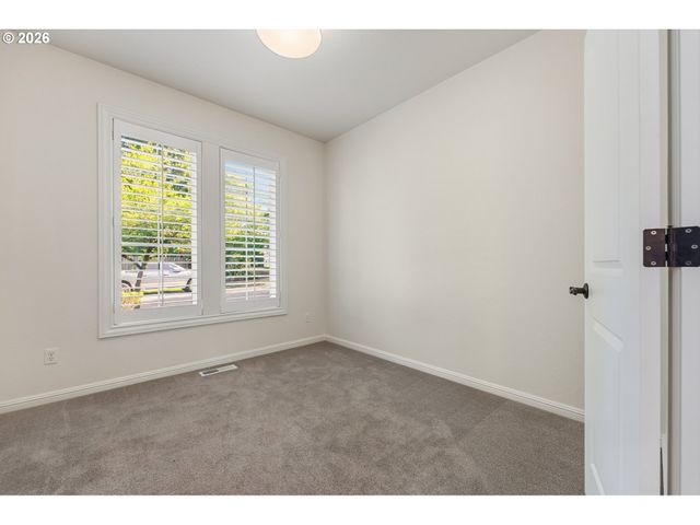 4024 Se CRYSTAL SPRINGS Blvd, Portland, OR 97202