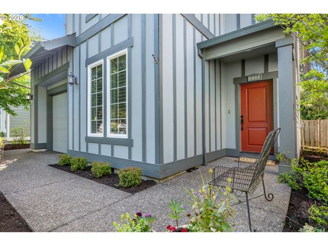 4024 Se CRYSTAL SPRINGS Blvd, Portland, OR 97202