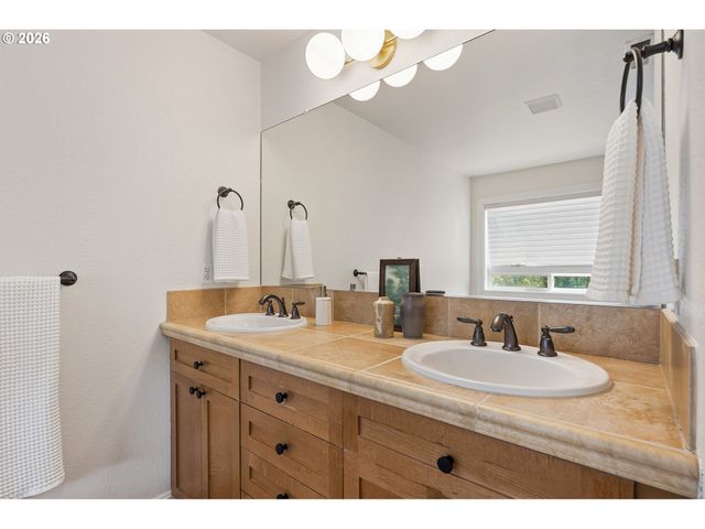 4024 Se CRYSTAL SPRINGS Blvd, Portland, OR 97202