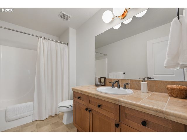 4024 Se CRYSTAL SPRINGS Blvd, Portland, OR 97202