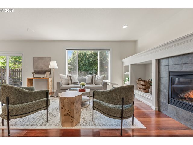 4024 Se CRYSTAL SPRINGS Blvd, Portland, OR 97202