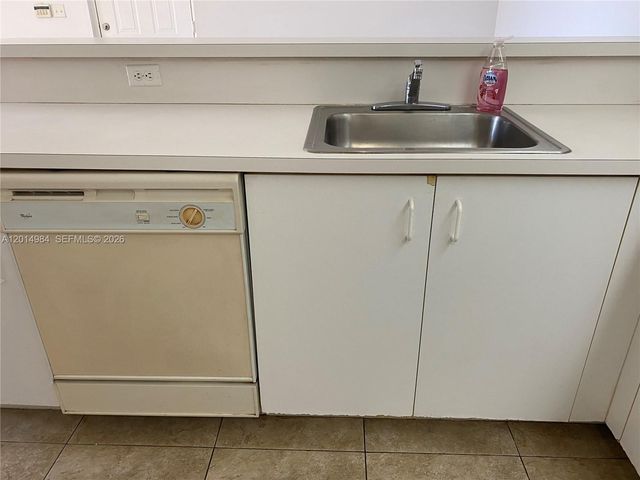 18820 NW 57th Ave 203, Hialeah, FL 33015