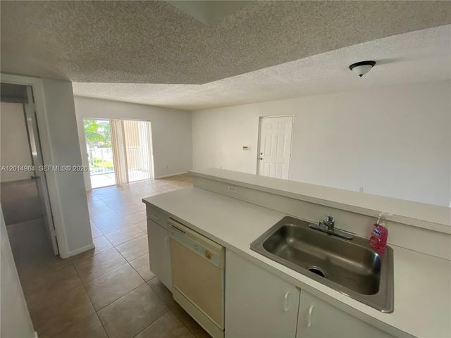 18820 NW 57th Ave 203, Hialeah, FL 33015