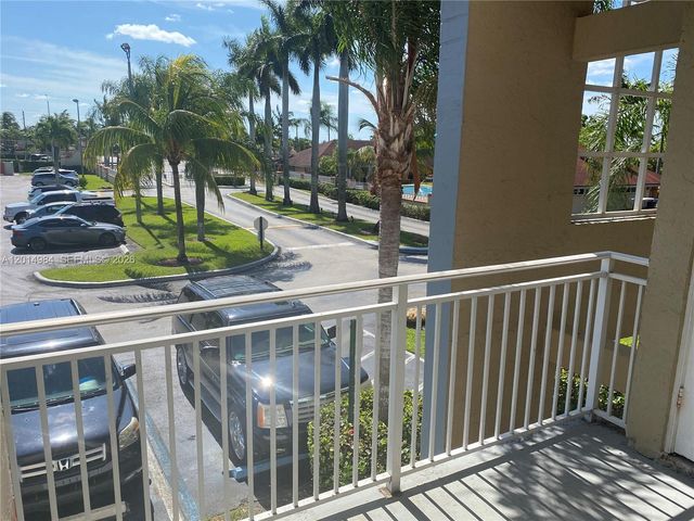 18820 NW 57th Ave 203, Hialeah, FL 33015