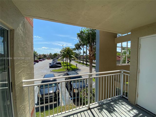 18820 NW 57th Ave 203, Hialeah, FL 33015