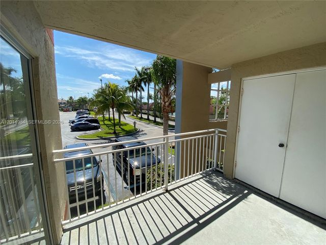 18820 NW 57th Ave 203, Hialeah, FL 33015