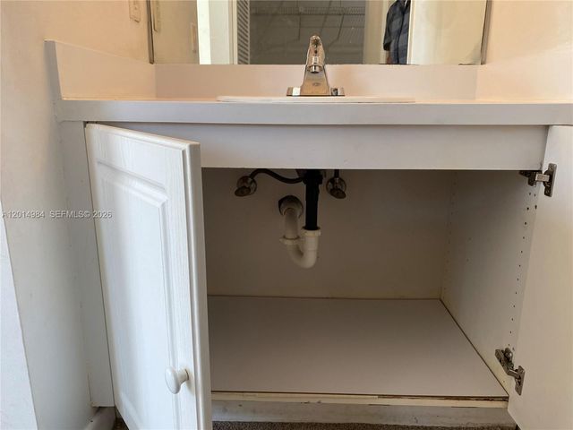18820 NW 57th Ave 203, Hialeah, FL 33015