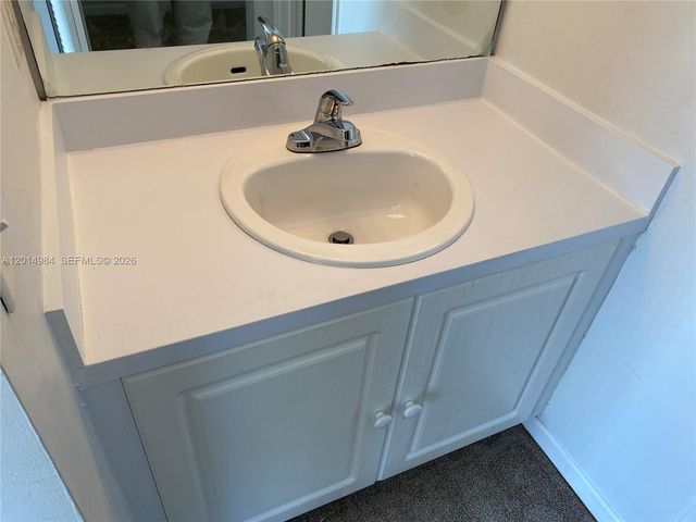 18820 NW 57th Ave 203, Hialeah, FL 33015