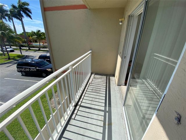 18820 NW 57th Ave 203, Hialeah, FL 33015