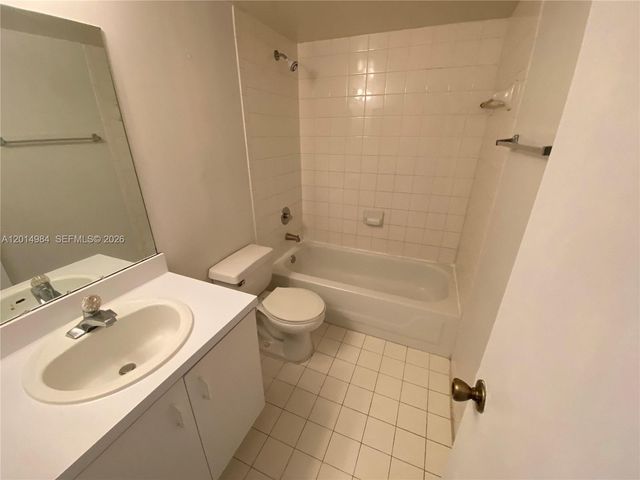 18820 NW 57th Ave 203, Hialeah, FL 33015