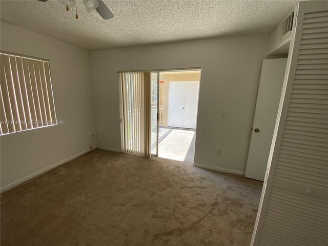 18820 NW 57th Ave 203, Hialeah, FL 33015