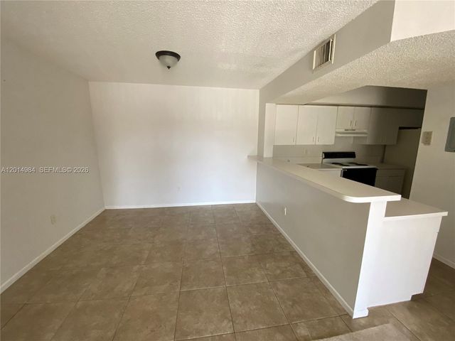 18820 NW 57th Ave 203, Hialeah, FL 33015