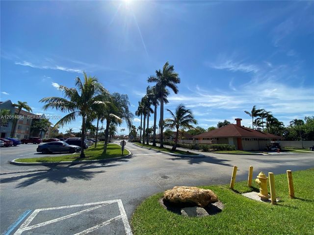 18820 NW 57th Ave 203, Hialeah, FL 33015