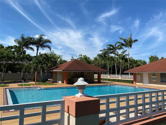 18820 NW 57th Ave 203, Hialeah, FL 33015