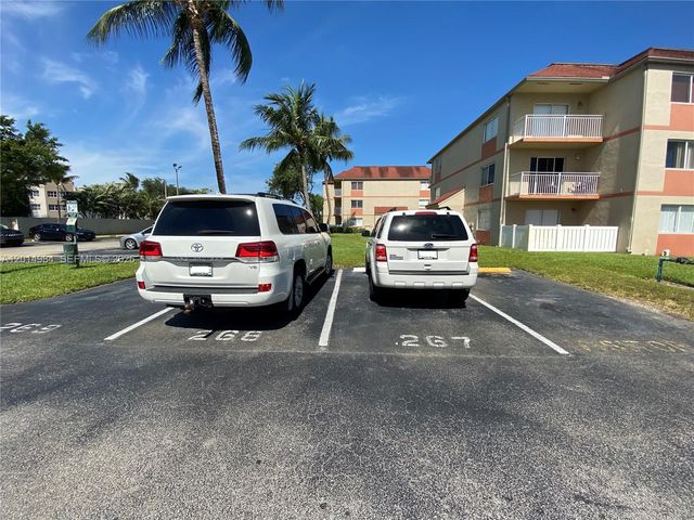 18820 NW 57th Ave 203, Hialeah, FL 33015