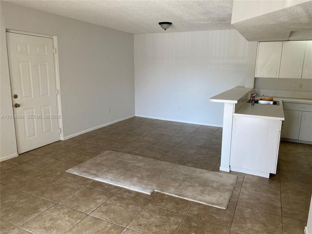 18820 NW 57th Ave 203, Hialeah, FL 33015