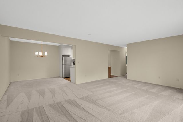 4360 Brookside Court 105, Edina, MN 55436