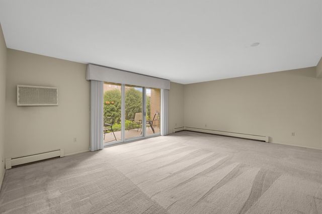 4360 Brookside Court 105, Edina, MN 55436
