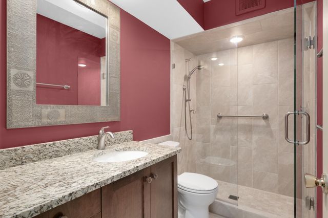 4360 Brookside Court 105, Edina, MN 55436
