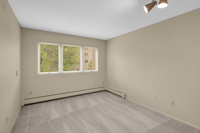 4360 Brookside Court 105, Edina, MN 55436