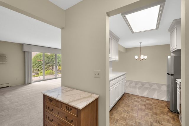 4360 Brookside Court 105, Edina, MN 55436