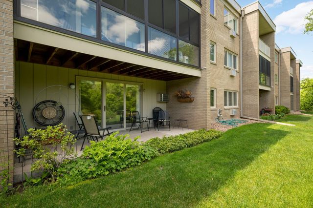4360 Brookside Court 105, Edina, MN 55436