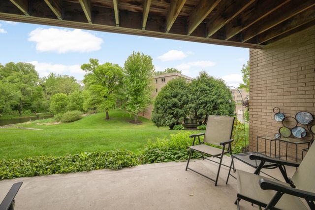 4360 Brookside Court 105, Edina, MN 55436