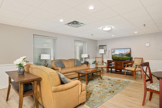 4360 Brookside Court 105, Edina, MN 55436